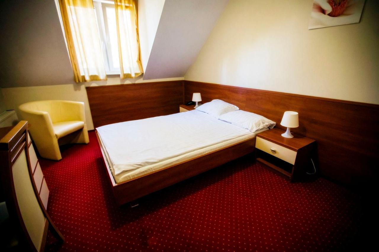 Hotel Luka رادوم المظهر الخارجي الصورة